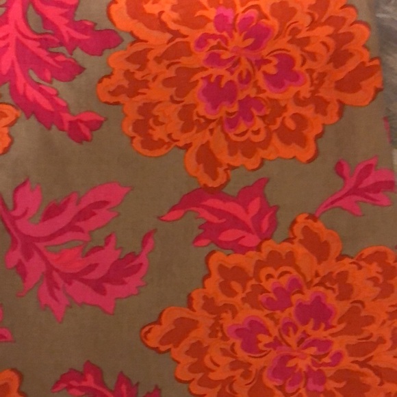 New Direction Elegant Linen and Rayon Floral Dress - Picture 3 of 7